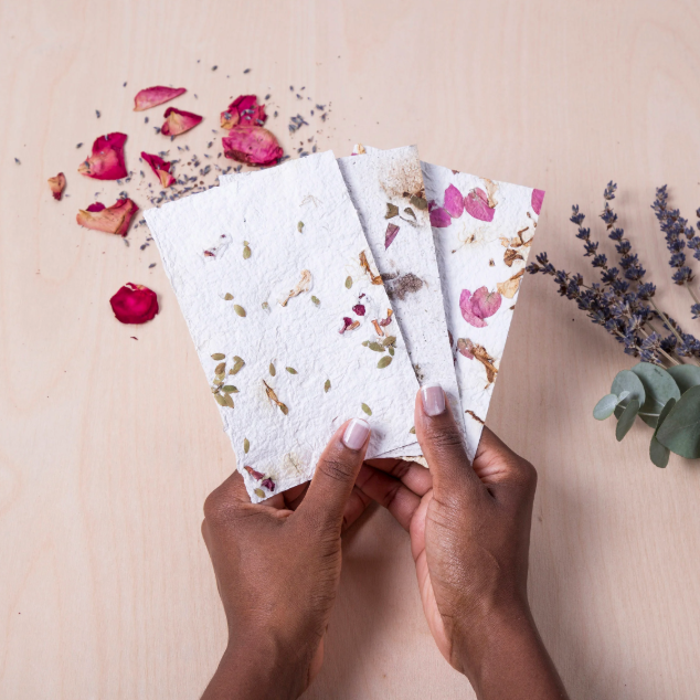 Kikkerland Crafters Flower Paper Kit