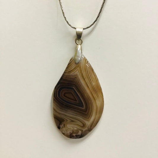 Freeform Beige and White Agate Necklace